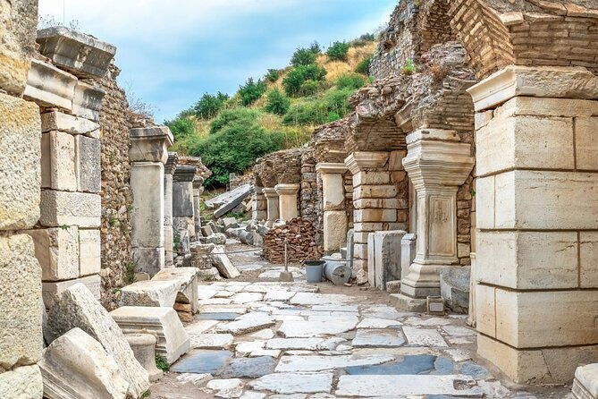 magnificent-ephesus-tour-from-kusadasi-hotels-selcuk-hotels