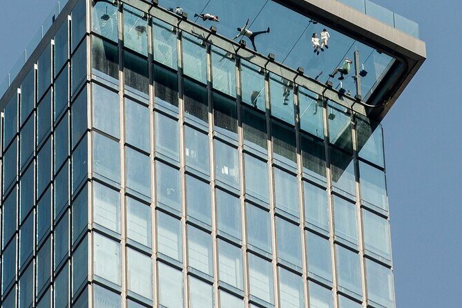 Mahanakhon SkyWalk with SkyVerse Rooftop Access - An Overview of the Experience