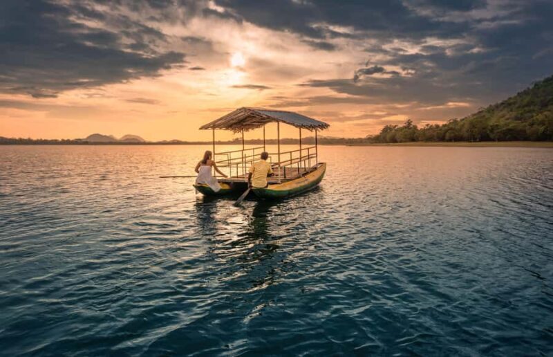 Mahiyanganaya: Sorabora Lake Sunrise Boat Ride & Breakfast - Key Points