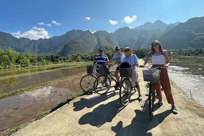 Mai Chau Deluxe Day Tour: Limousine, Small Group, Lunch & Biking - Key Points