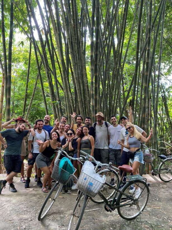 mai-chau-hoa-binh-full-day-group-tour-by-limousine