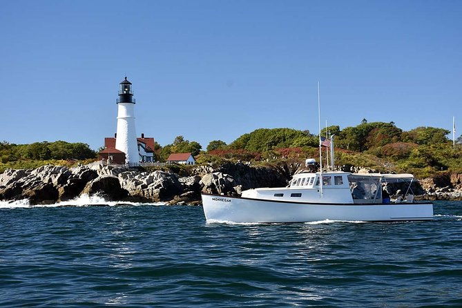 maine-fall-foliage-private-lobster-boat-cruise-with-local-drinks