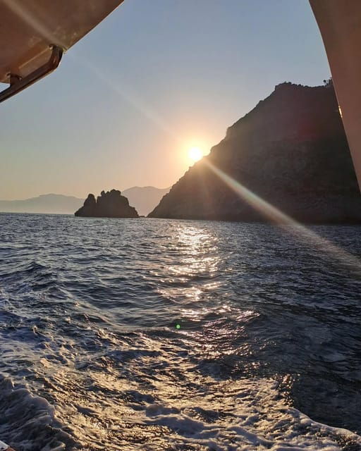 maiori-boat-cruise-at-sunset