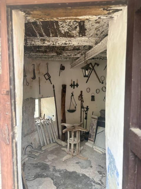 maiori-guided-visit-to-the-thoro-plano-castle-and-tastings