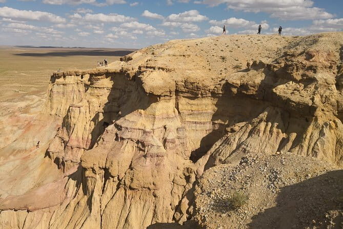 Majestic Gobi Desert with overnight in Terelj NP (incl. Chinggis Khan Statue) - Key Points: