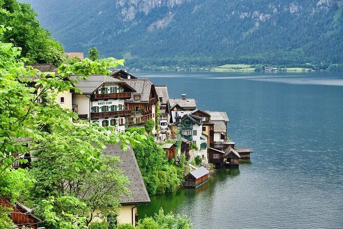 majestic-walking-tour-of-hallstatt