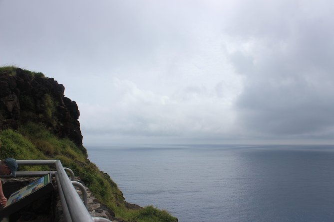 makapuu-lighthouse-trail-and-shuttle-service