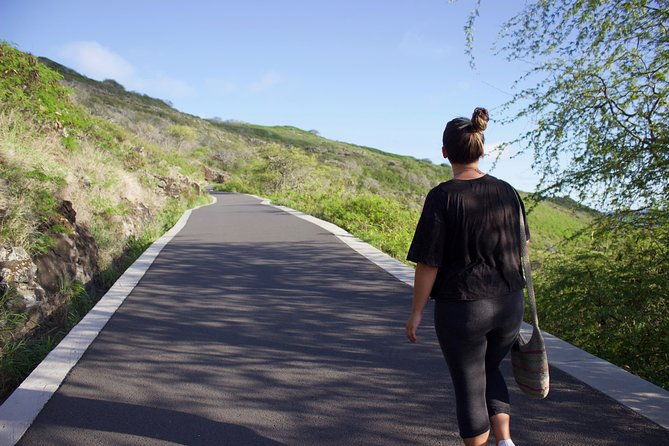 makapuu-lighthouse-trail-and-shuttle-service