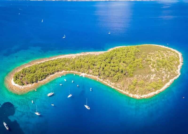 Makarska: 3 island, Golden Horn, Cave, Cliffs, Lagoon, Jelsa - The Itinerary Breakdown: What to Expect