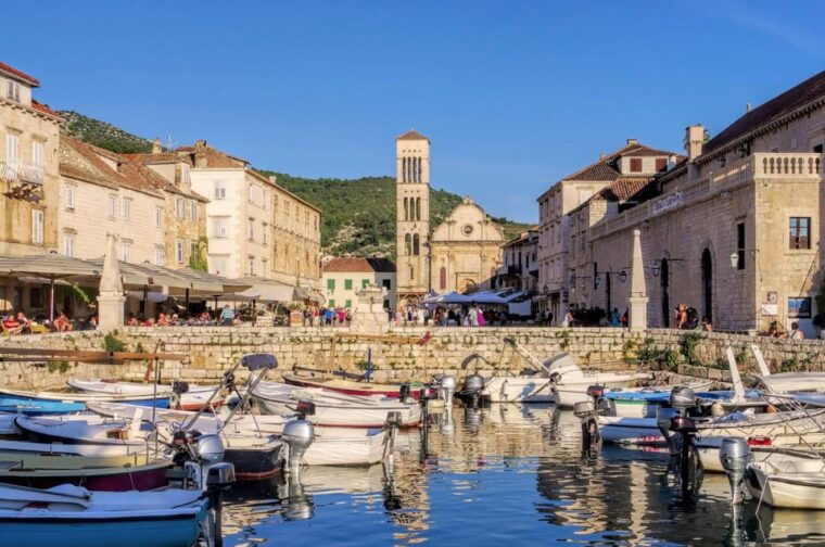 makarska-5-islands-tour-blue-cave-vis-hvar-brac