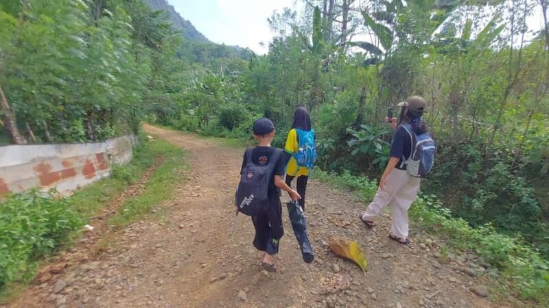 Makassar: Sunset Trek Bulusaukang  Mountain from the City - FAQs