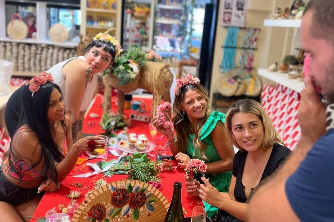 make-a-traditional-sevillian-headpiece