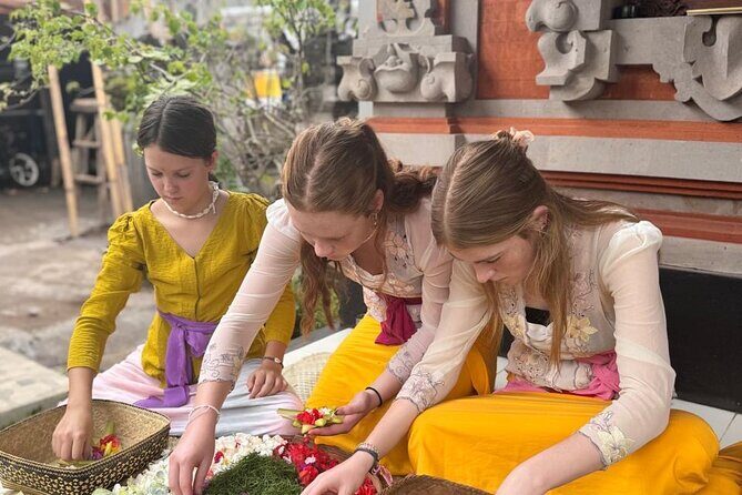 Make Canang Sari with a Balinese Family - Key Points