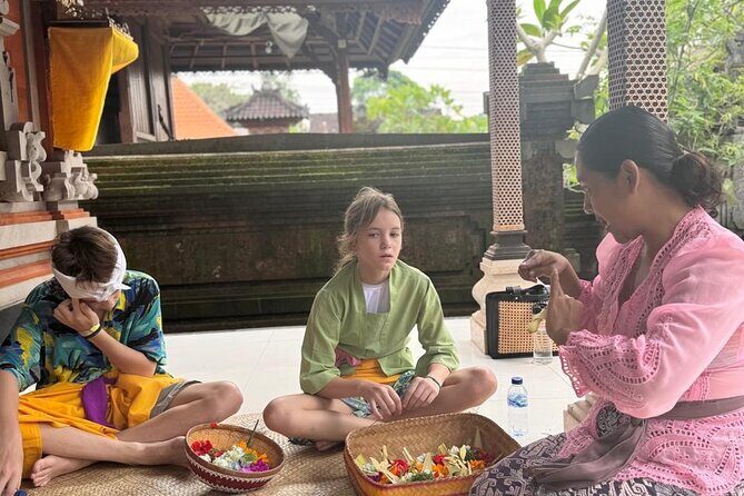 Make Canang Sari with a Balinese Family - An In-Depth Look at the Experience