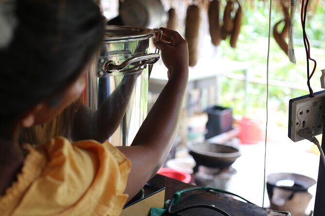 Make Essential Oils with a Village Herbalist Near Phnom Penh - Key Points