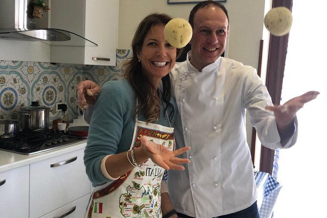 make-neapolitan-pizza-with-a-view-of-naples