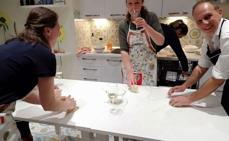 make-neapolitan-pizza-with-a-view-of-naples-like-no-other