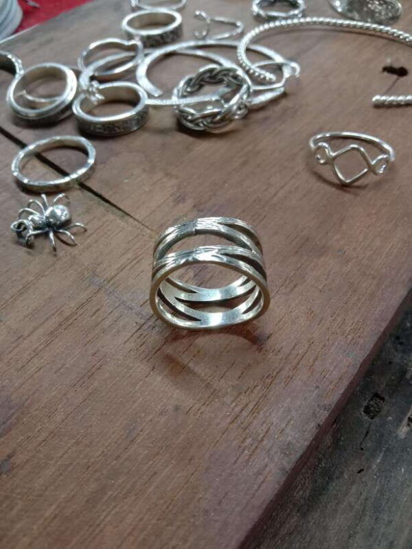 make-your-own-silver-jewelry-at-celuk-bali-silver-class