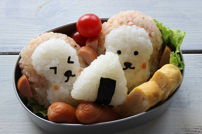 making-a-bento-box-with-cute-character-look-in-japan