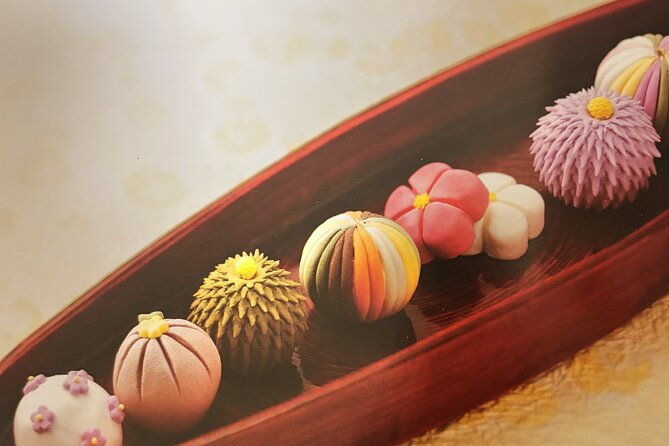 making-cute-japanese-sweets-with-clay-in-shinagawa