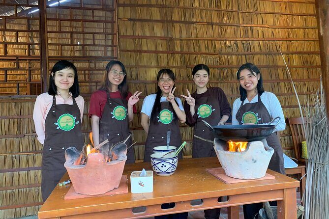 Making Mekong Style Bánh xèo Mekong Rustic Can Tho Hideaway - Key Points