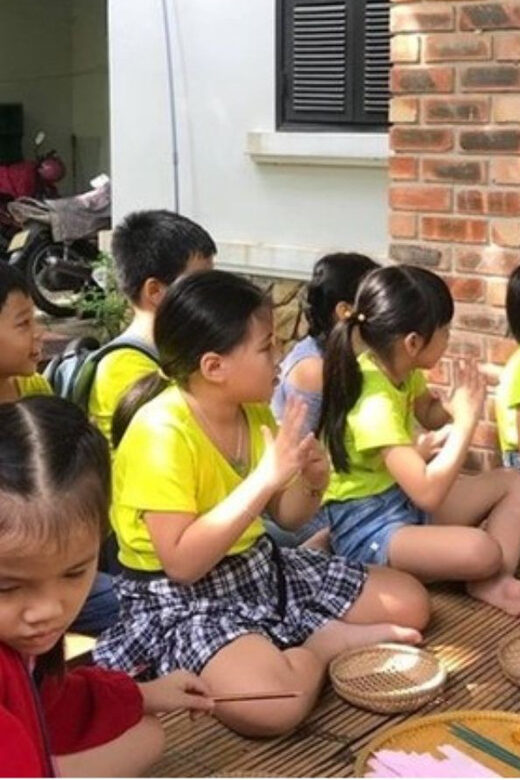 Making the paper flower's experience in Hue - Analyzing the Value and Price