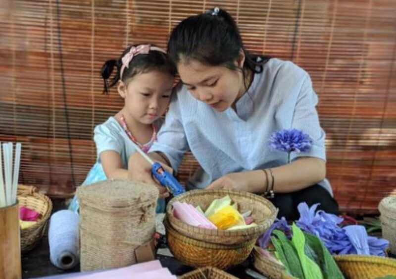 making-the-paper-flowers-experience-in-hue