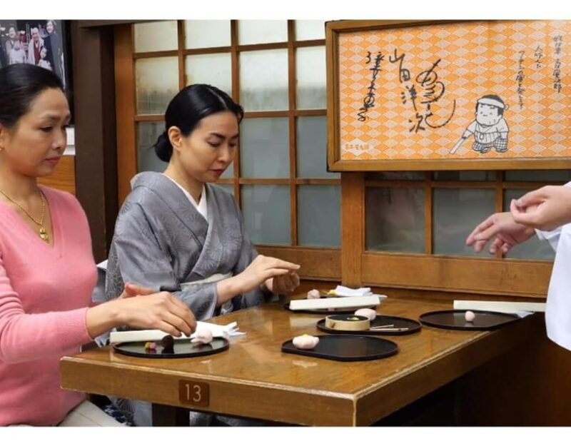 making-wagashi-japanese-sweets-at-tokyos-koboji-temple