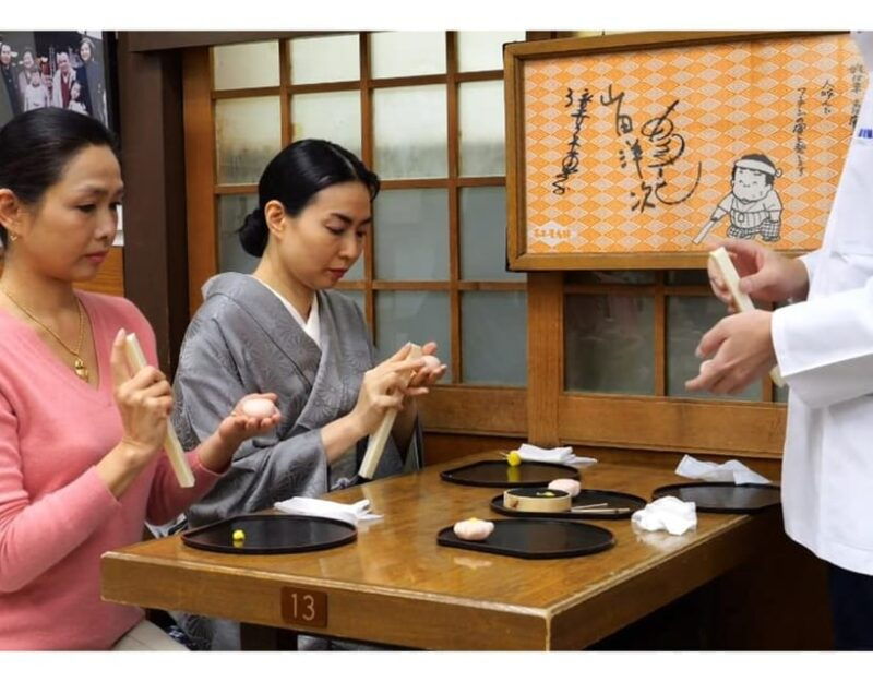making-wagashi-japanese-sweets-at-tokyos-koboji-temple