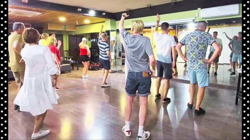 Málaga: 1-Hour Flamenco Dance Class with a Spanish Teacher - Who Will Love This?