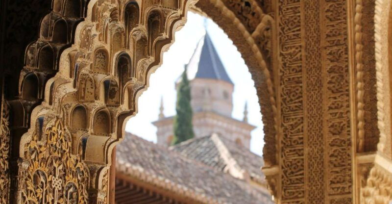 malaga-granada-day-trip-with-alhambra-palaces-and-gardens