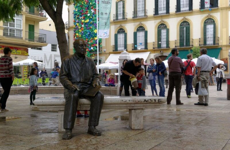 malaga-private-plaza-de-la-merced-city-center-port-tour