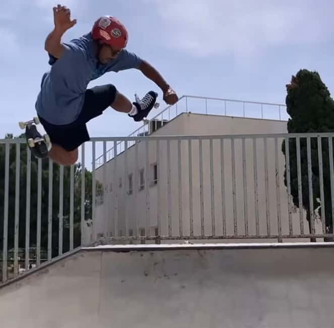 Malaga: Private Roller Skating Class or City Tour on Skates - Highlighted Stops and Experience Insights