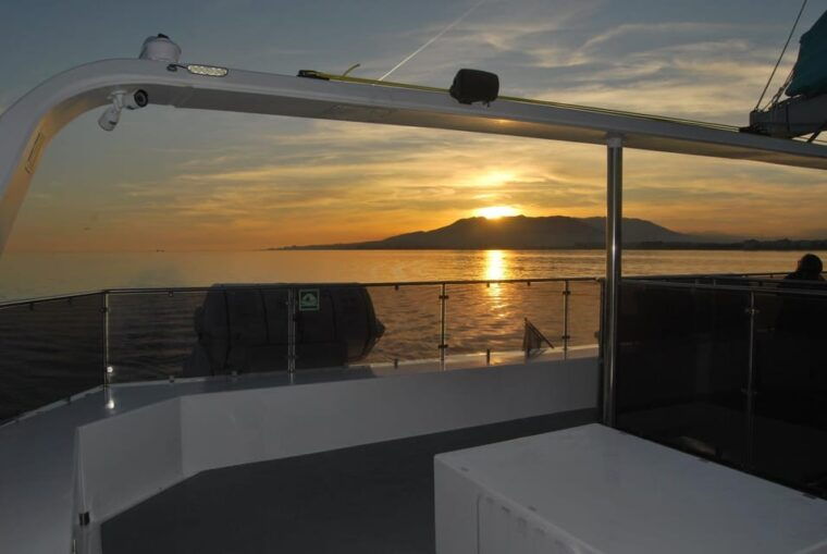 malaga-sailing-catamaran-sunset-cruise-with-live-dj-drink
