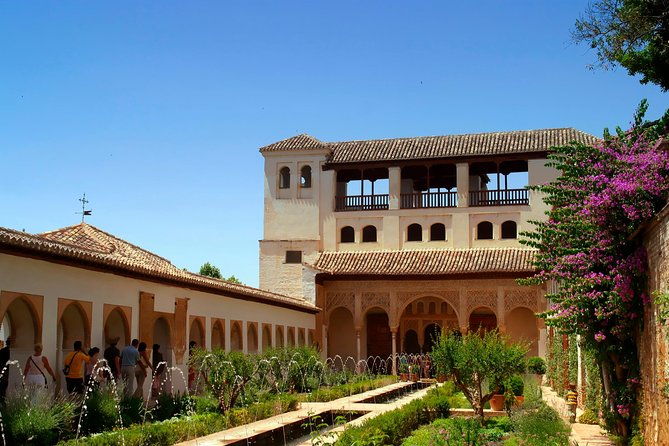 malaga-shore-excursion-skip-the-line-alhambra-and-generalife-gardens-tour