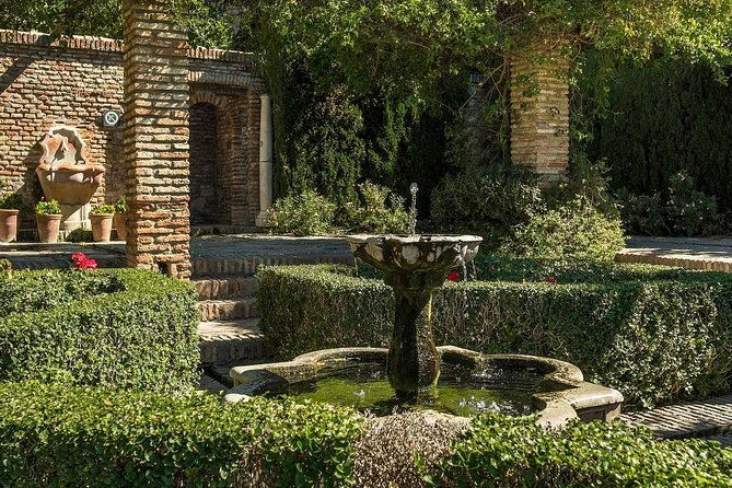 malaga-tour-with-cathedral-alcazaba-and-roman-theatre