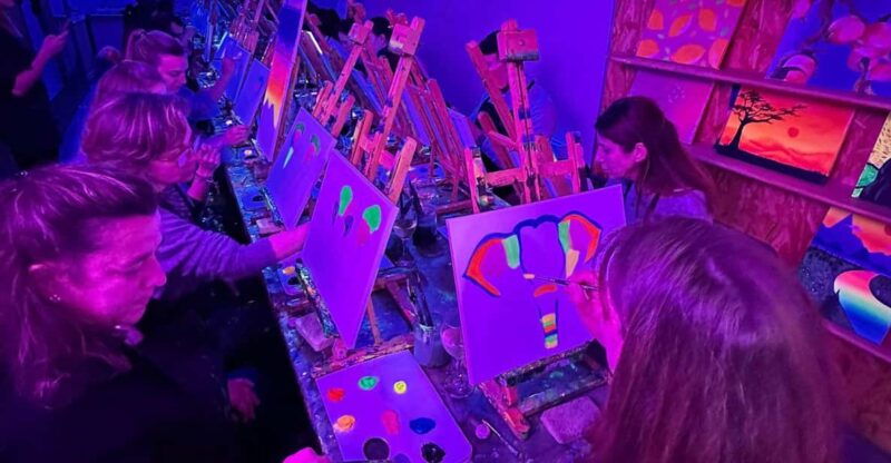 malaga-wine-gogh-glow-academy-paint-and-sip-class