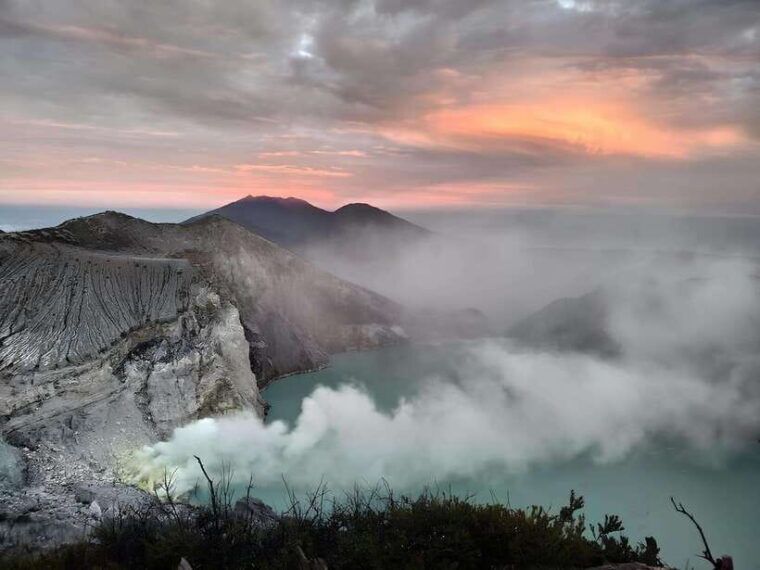 malang-2d1n-shared-tour-of-mount-bromo-ijen-crater