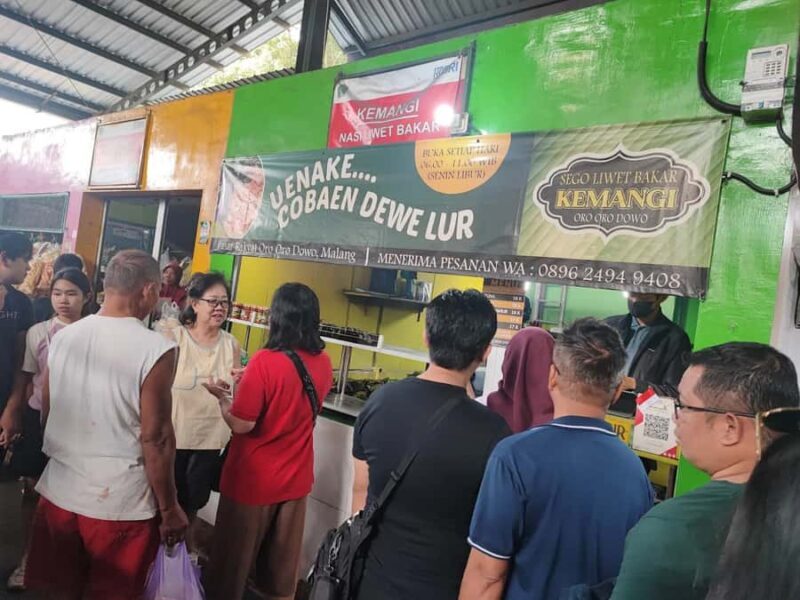 Malang: Pasar Oro-Oro Dowo Market Tour with Local Guide - What to Expect: The Itinerary