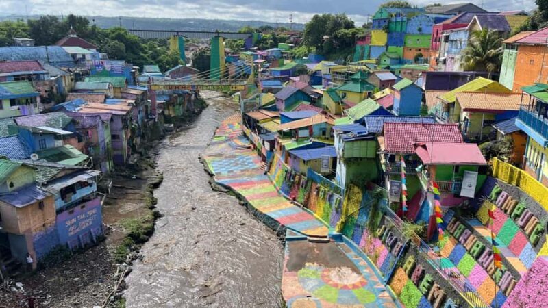 Malang: Rainbow Village & Kayutangan Heritage Walking Tour - Key Points