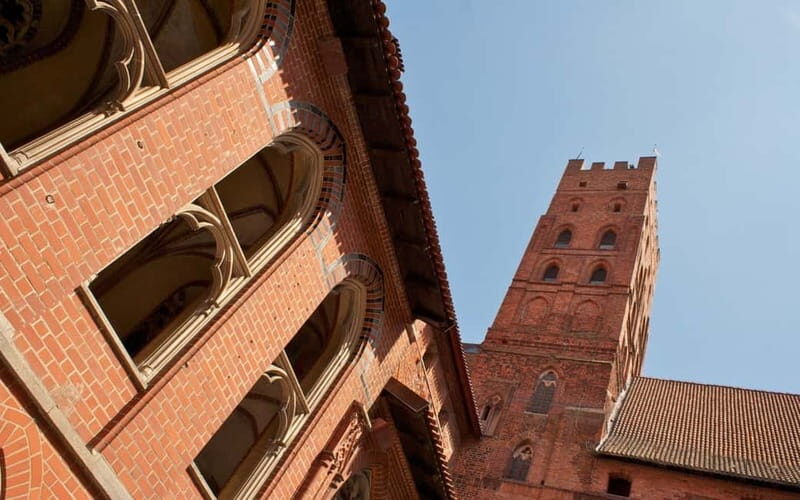 MALBORK: Castle of the Teutonic Oder from Warsaw - private - Key Points