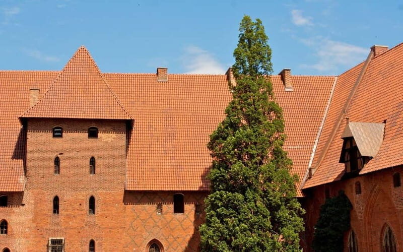MALBORK: Castle of the Teutonic Oder from Warsaw - private - Who Should Consider This Tour?