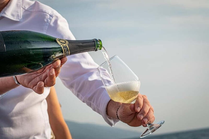 Malcesine: Romantic Cruise on Historical Sailboat - Who Should Consider This Tour?