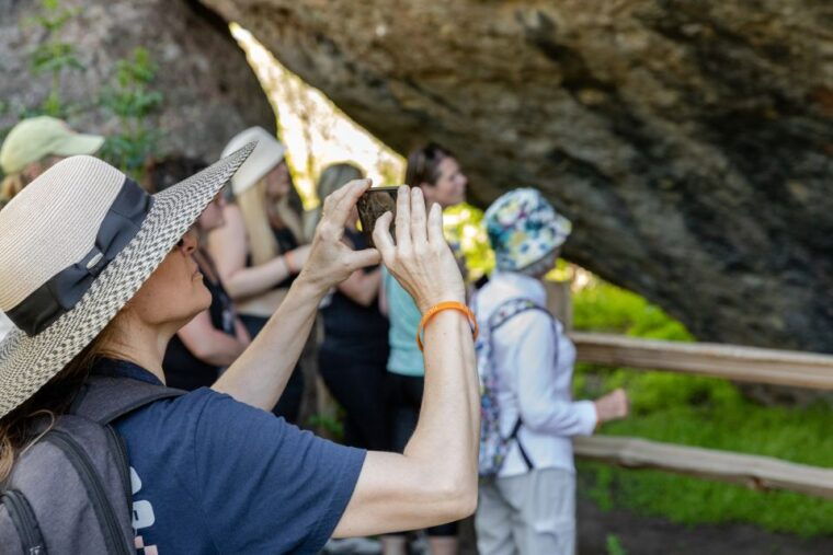 malibu-guided-vineyard-hike-with-photo-stops-and-wine