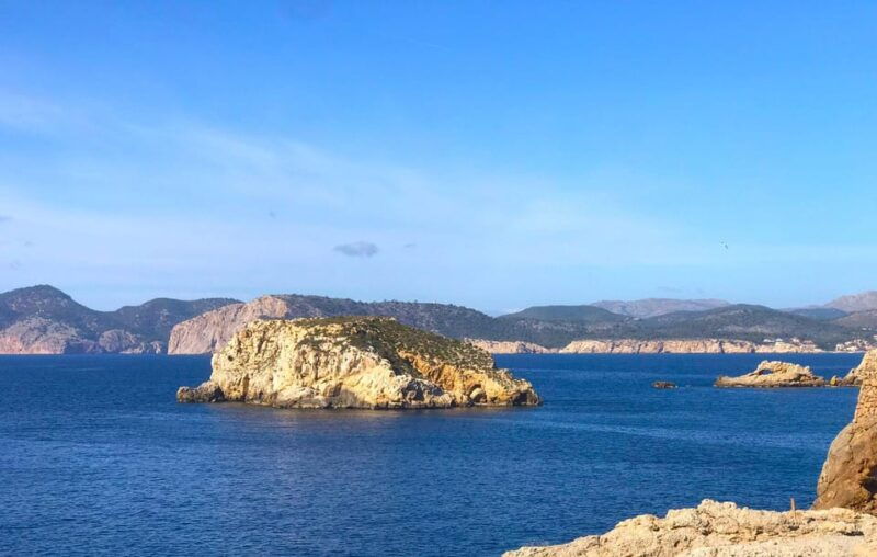 mallorca-2-hour-coastline-malgrat-islands-catamaran-tour