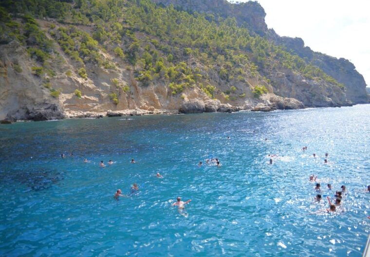 mallorca-2-hour-coastline-malgrat-islands-catamaran-tour