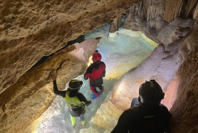 mallorca-aquatic-cave-exploration-guided-tour