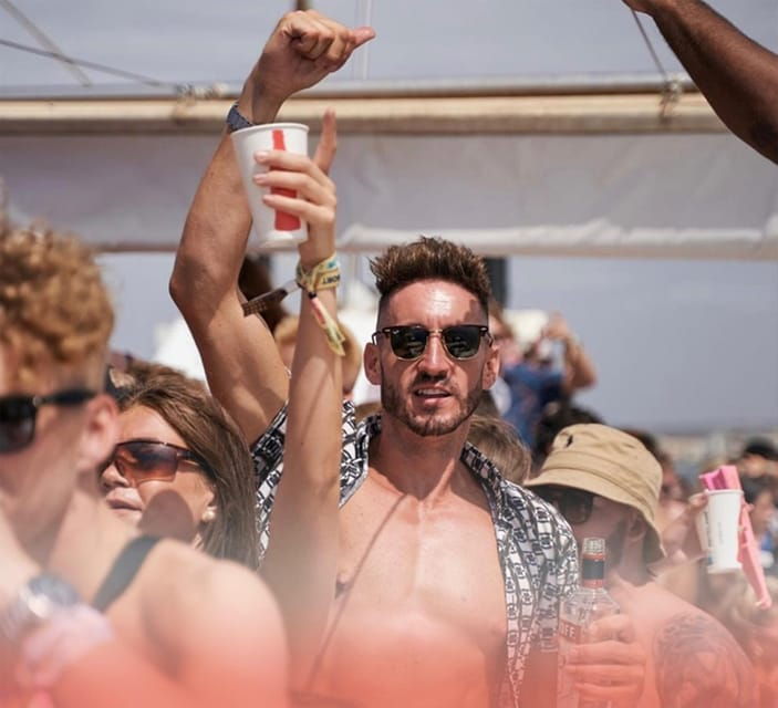 mallorca-boat-party-with-live-djs-lunch-nightclub-entry