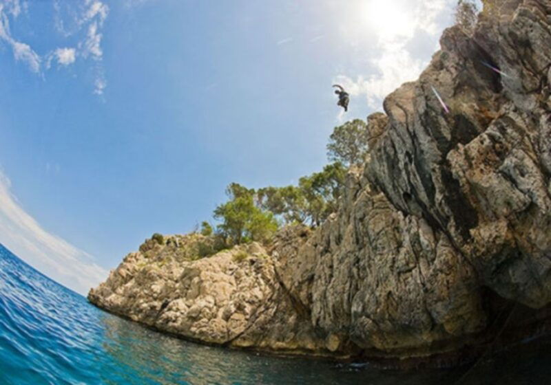 mallorca-cliff-jumping-adventure-for-cruise-passengers