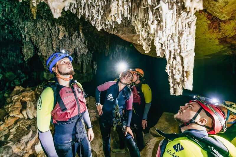 mallorca-cova-des-coloms-caving-trip-with-hotel-transfer